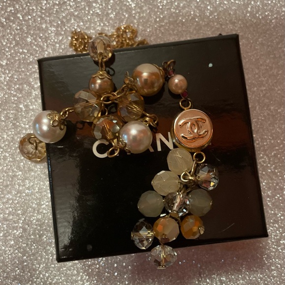 AUTHENTIC CHANEL BUTTON NECKLACE - Picture 4 of 6